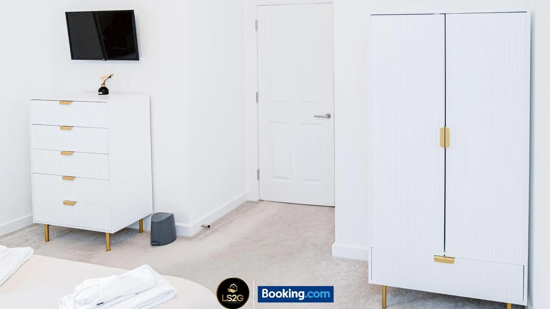 Cosy 1 Bedroom Apt By Ls2G Short Lets & Serviced Accommodation Greater London With Free Wifi Apartment